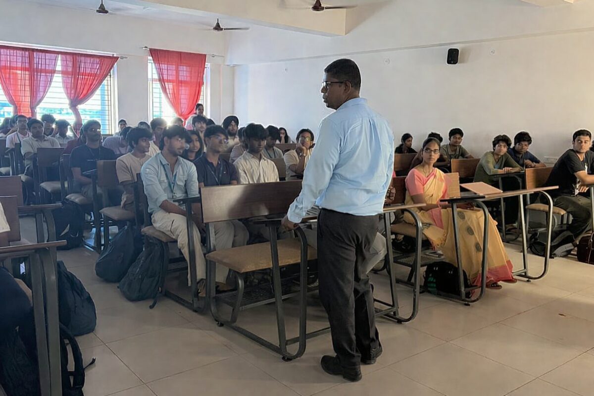 Delivering an invited guest lecture on Modern Web Technologies to students at VIT Chennai